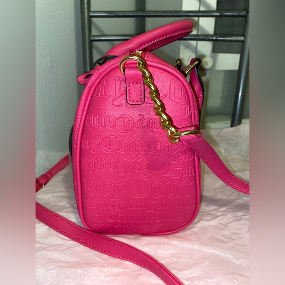 Juicy Couture👑✨ FREE LOVE 💕 🩷 embossed satchel ✨👛🩷 BRAND NEW WITH TAGS 🏷️ - Picture 2 of 5